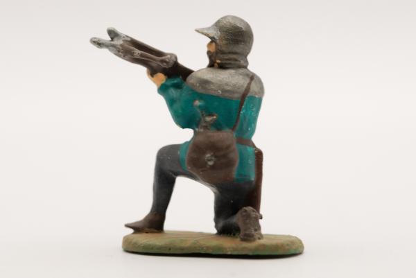 Landsknecht crossbowman kneeling with French helmet